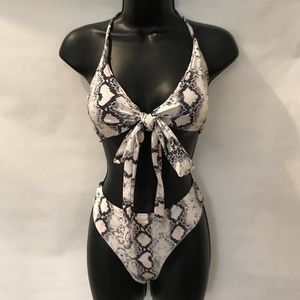 New swim suit size XL